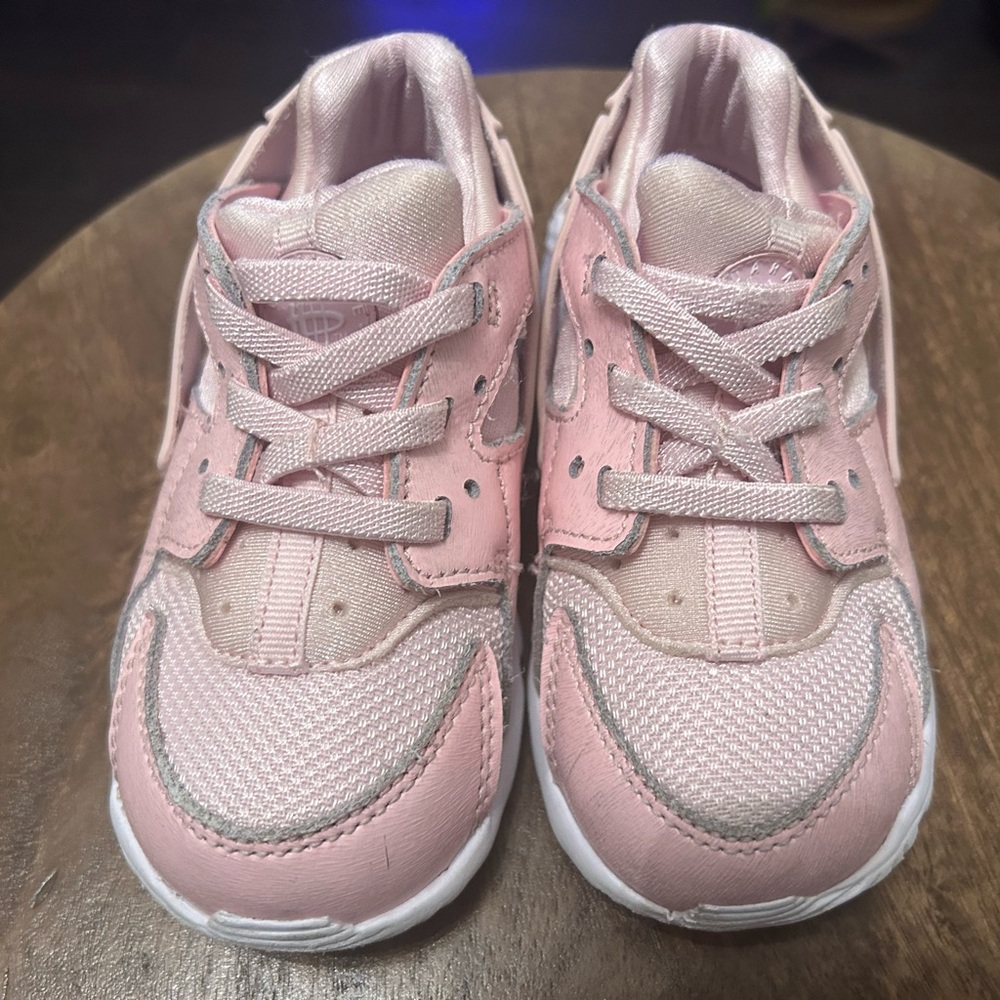 Nike Huarache Run Toddler size 8 Pink